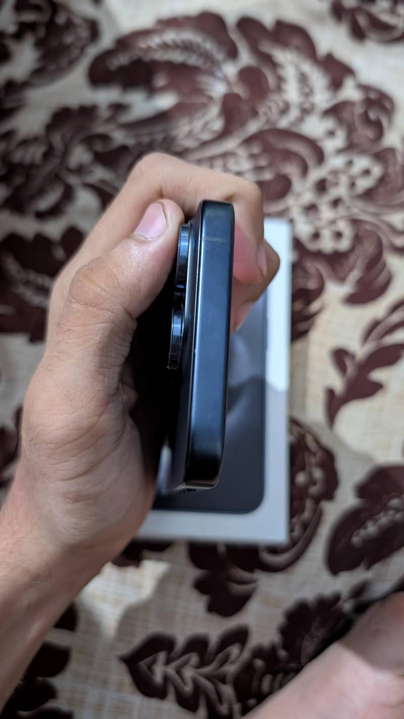 Apple iPhone 15 Pro 4