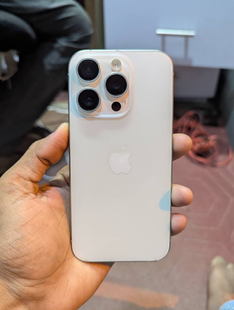 Apple iPhone 15 Pro 1