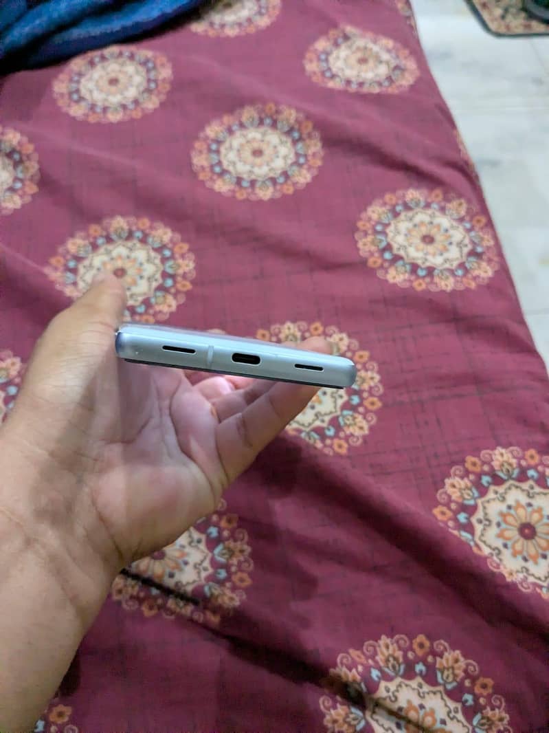 Google Pixel 7a 5