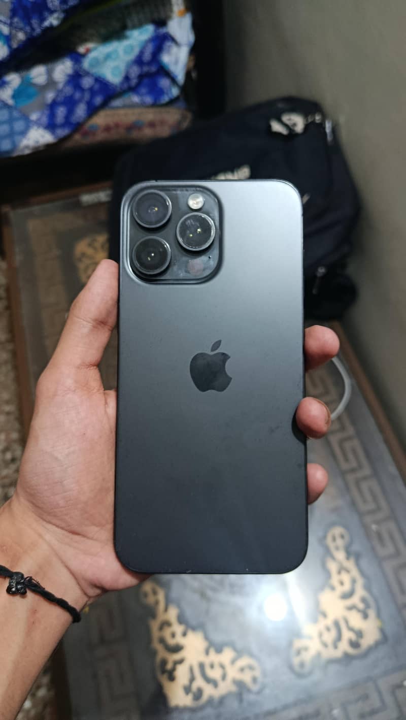 Apple iPhone 15 Pro Max 0