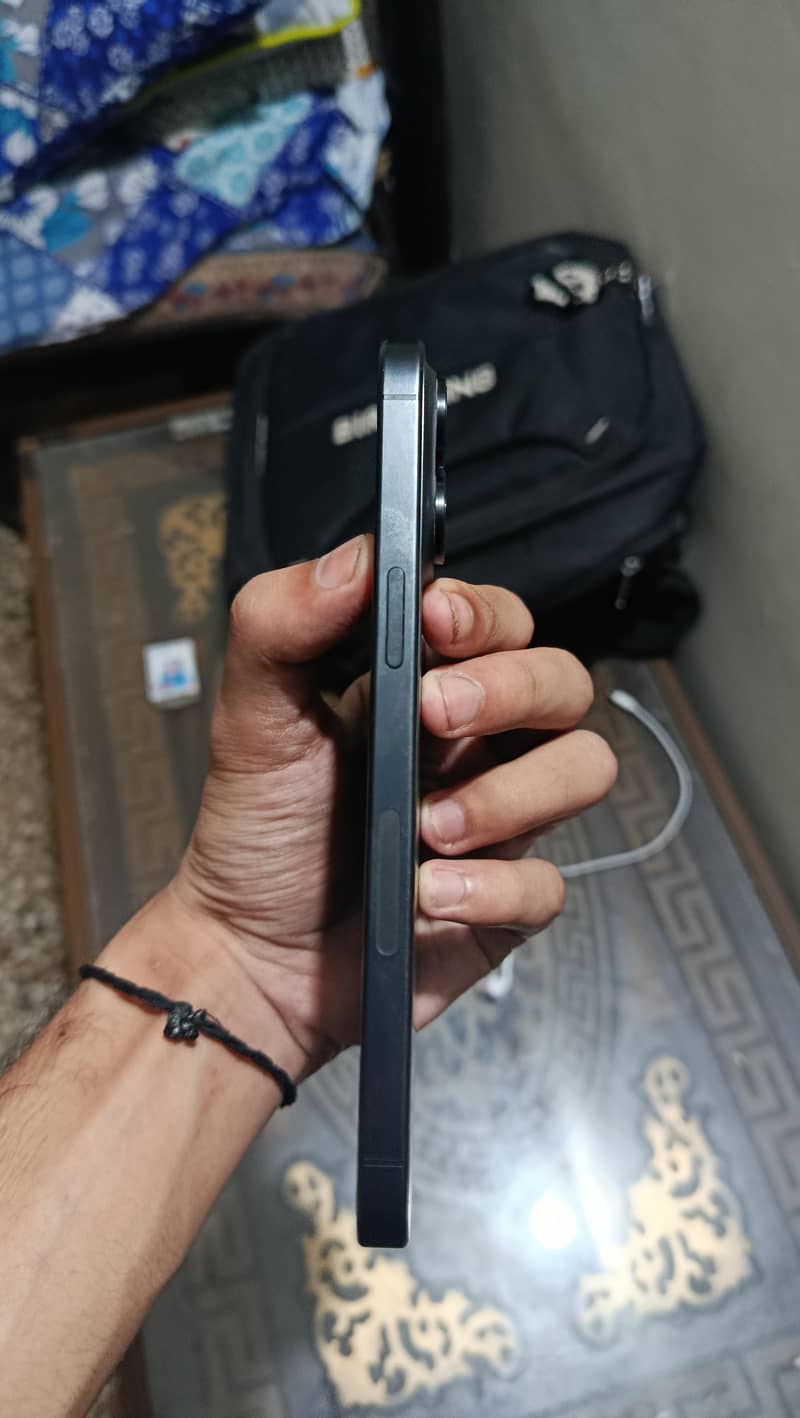Apple iPhone 15 Pro Max 1