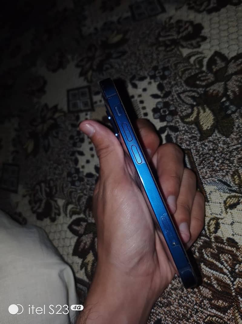 Apple iPhone 12 mini 4