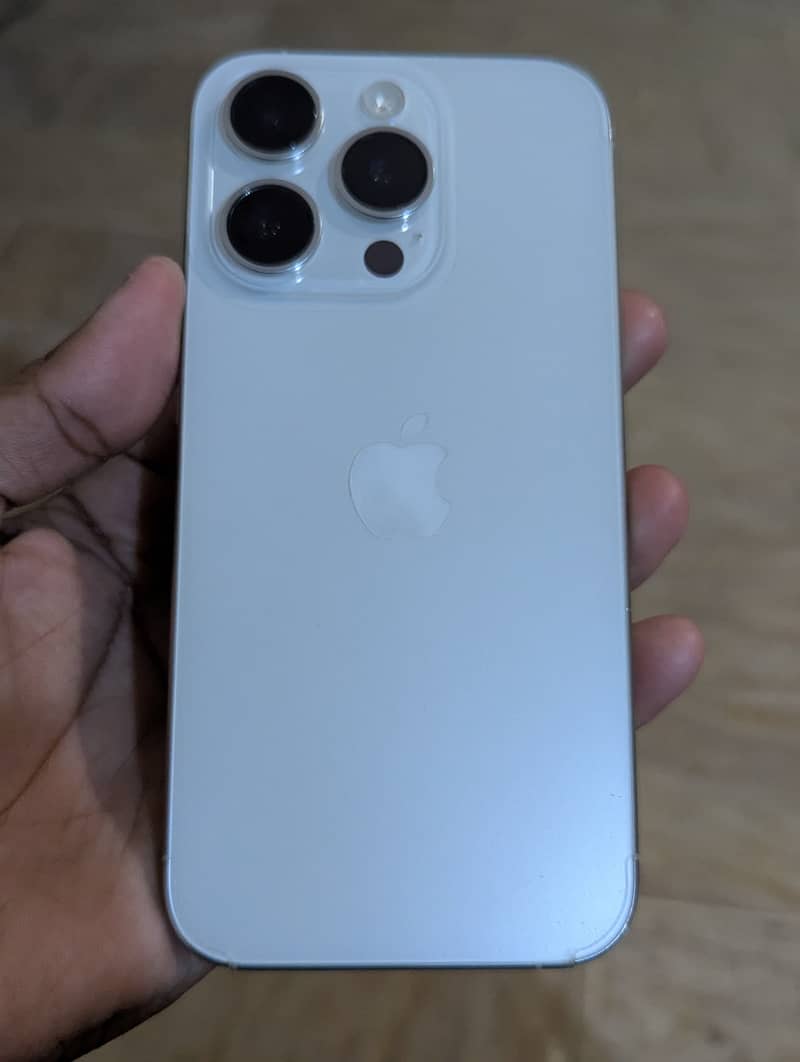 Apple iPhone 15 Pro 0