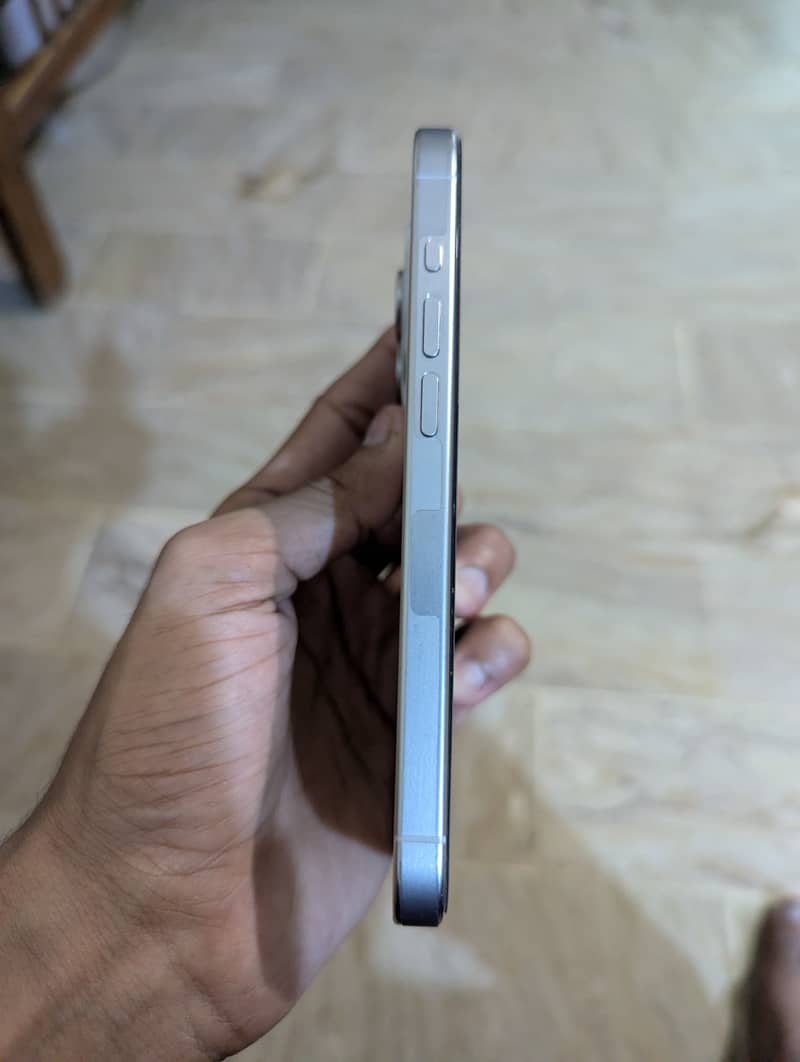 Apple iPhone 15 Pro 1