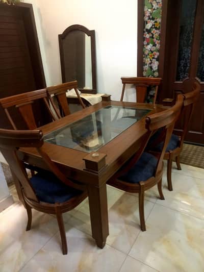 Dinning Table with Chairs is for sale  65 Thousand Fix price