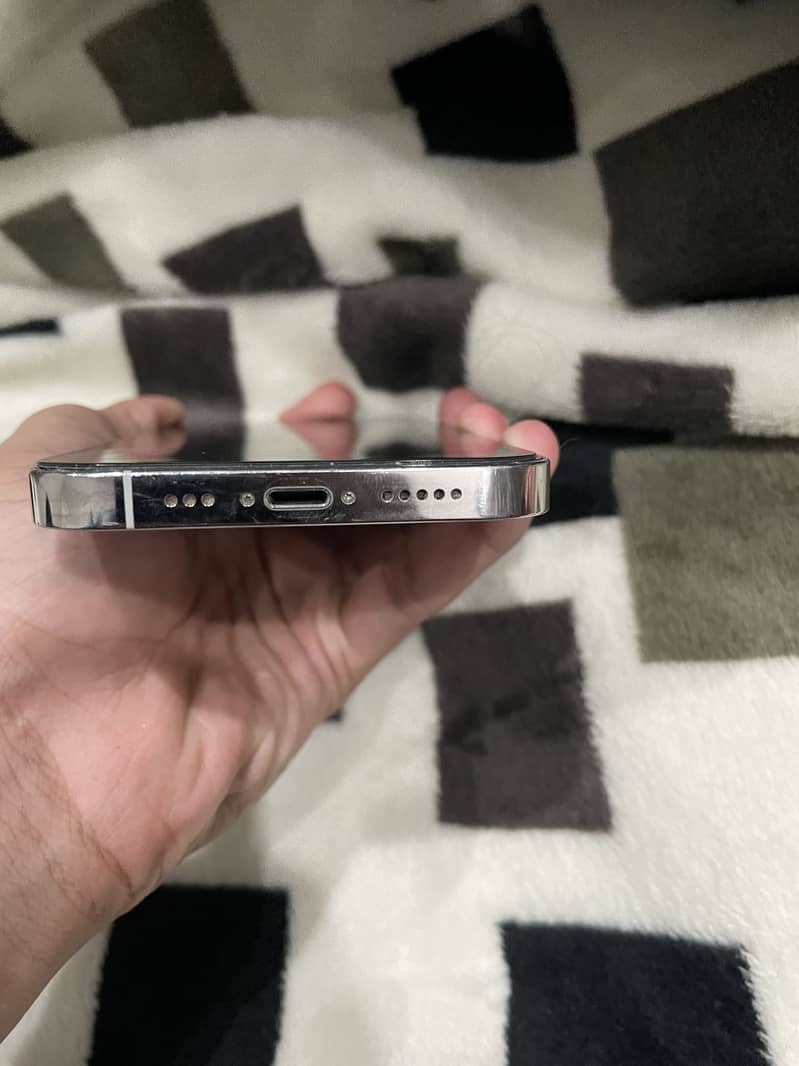 iPhone 13 Pro 0