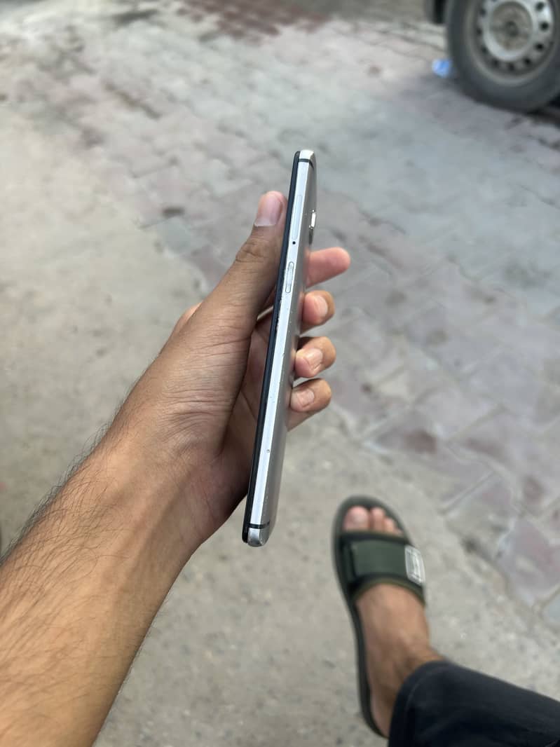 One Plus 3T 2