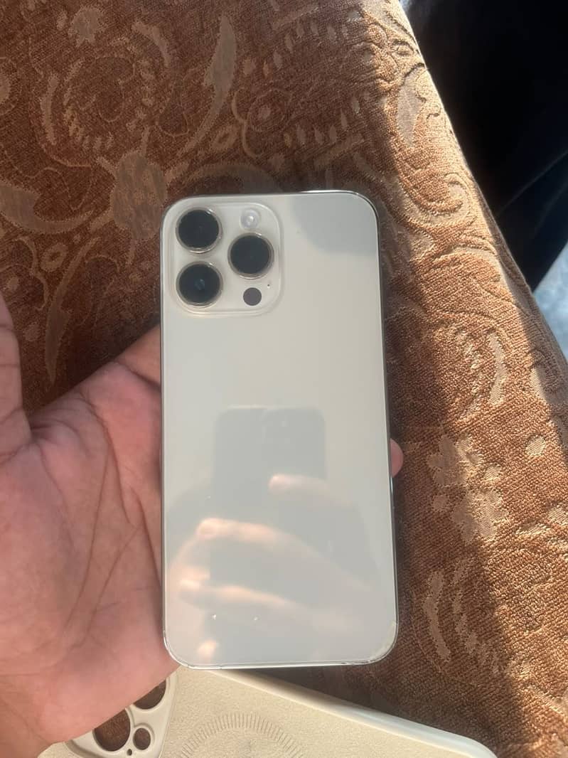 Apple iPhone 14 Pro Max 0