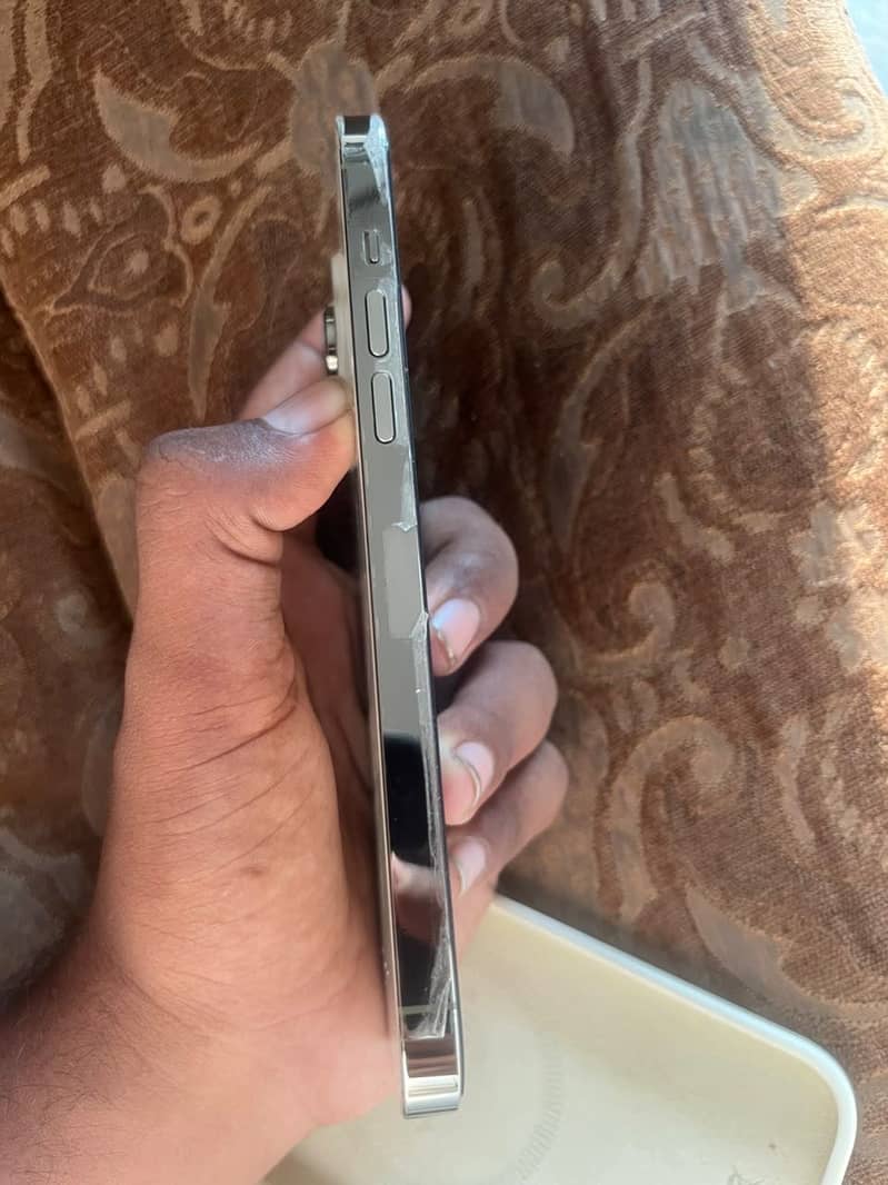 Apple iPhone 14 Pro Max 2