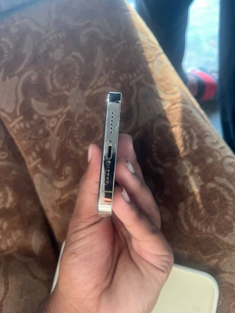 Apple iPhone 14 Pro Max 3