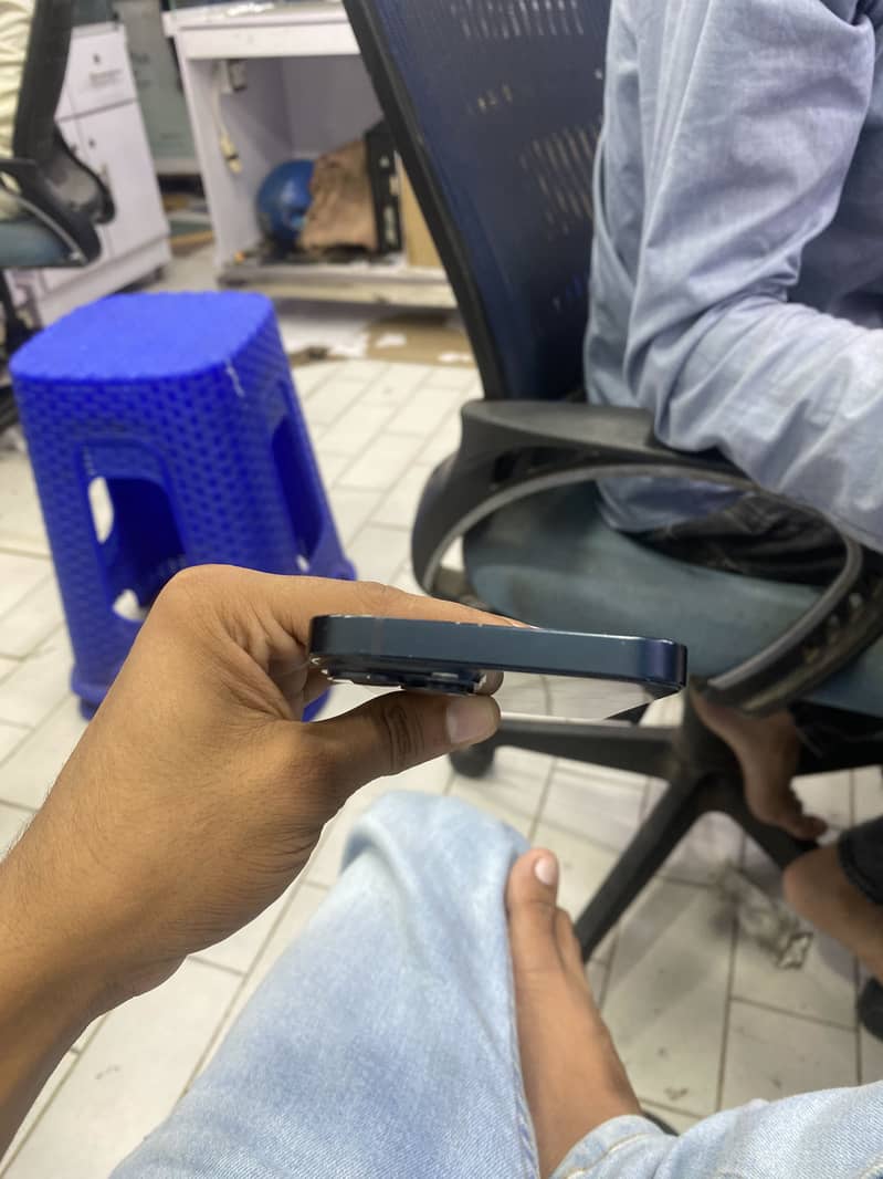 Apple iPhone 14 5