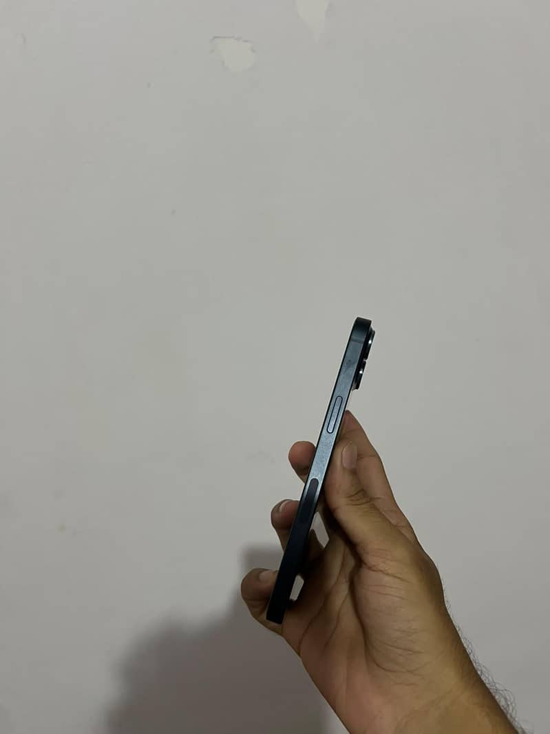 Apple iPhone 13 3