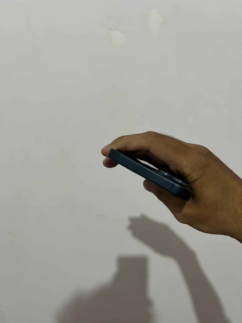 Apple iPhone 13 4