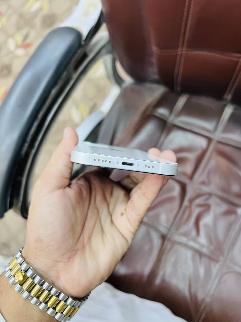 Apple iPhone 12 5