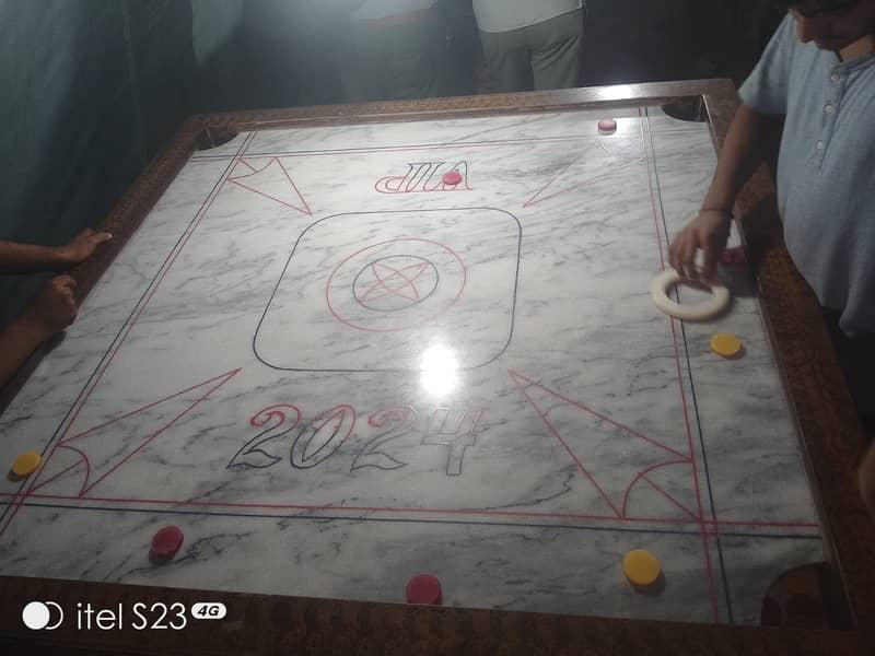 Carrom 0