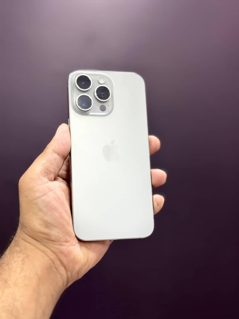 Apple iPhone 15 Pro Max 0