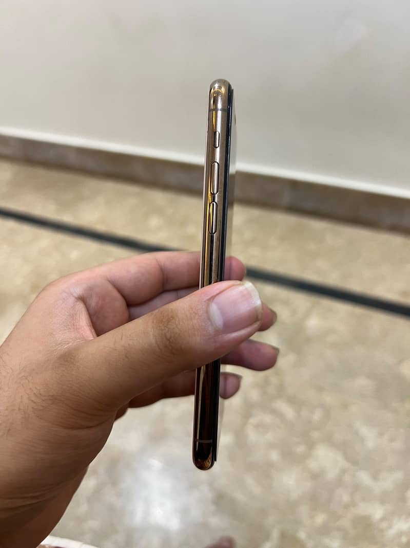 Apple iPhone 11 Pro 2