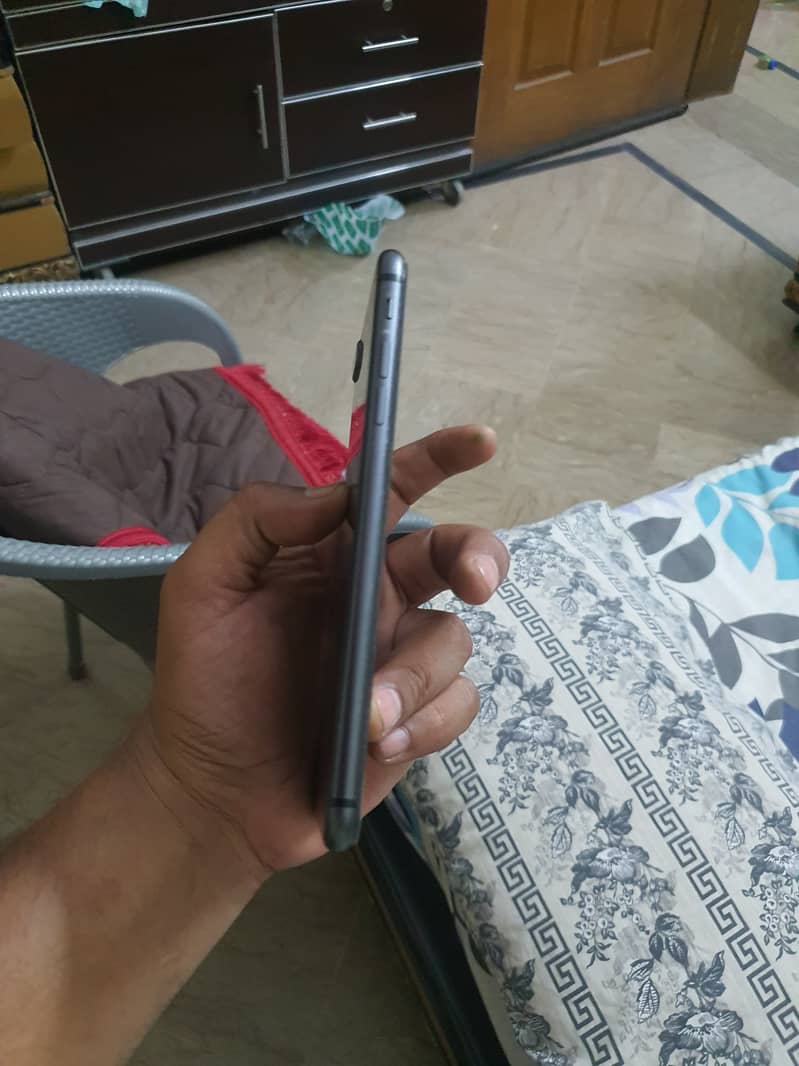 Apple iPhone 8 Plus 2
