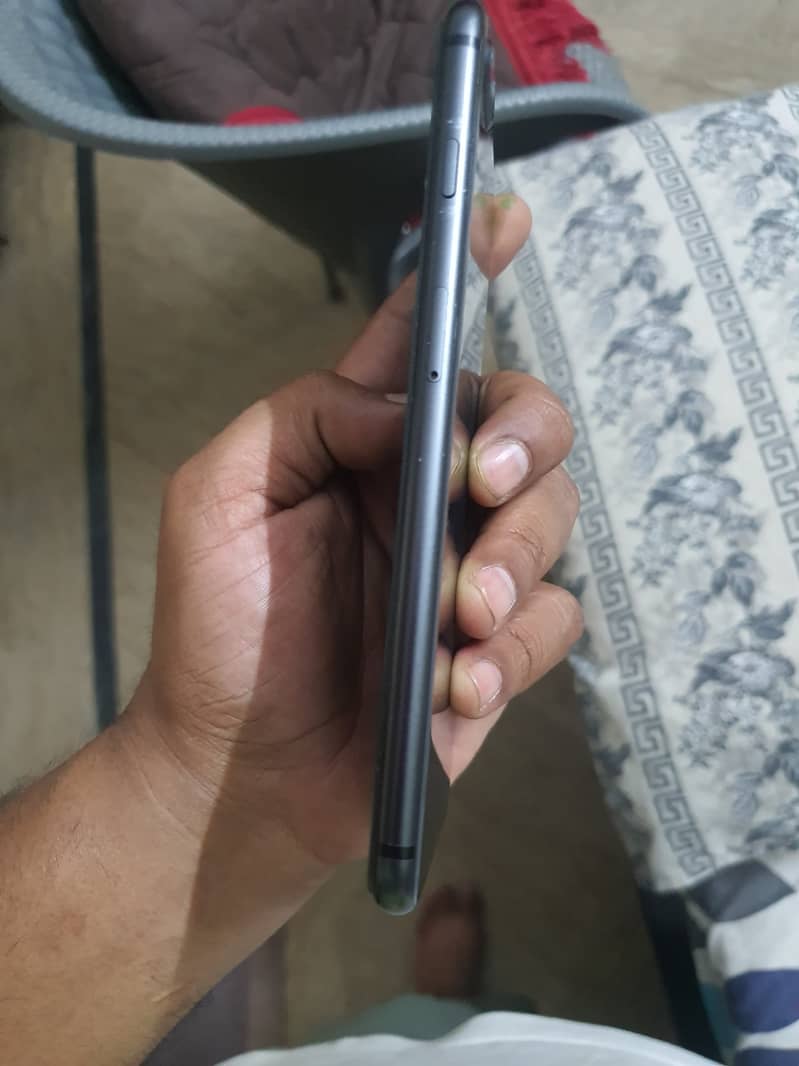 Apple iPhone 8 Plus 5