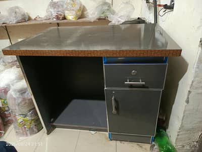  Premium Office / Computer Table – For Sale