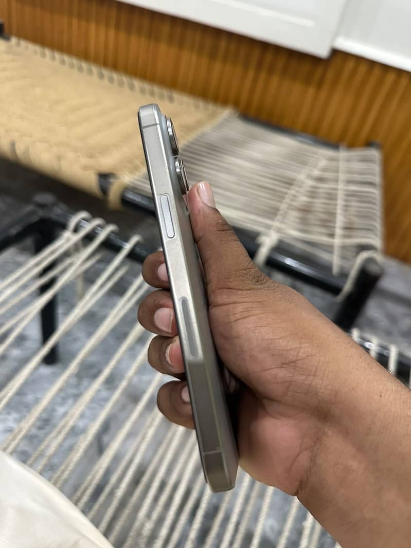 Apple iPhone 15 Pro Max 8