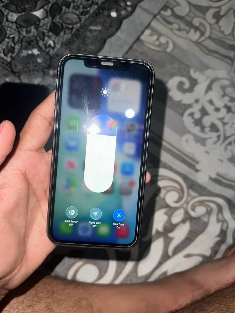 Apple iPhone 11 6