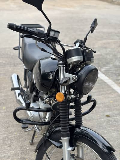 GS 150 SE Suzuki Bike for SALE