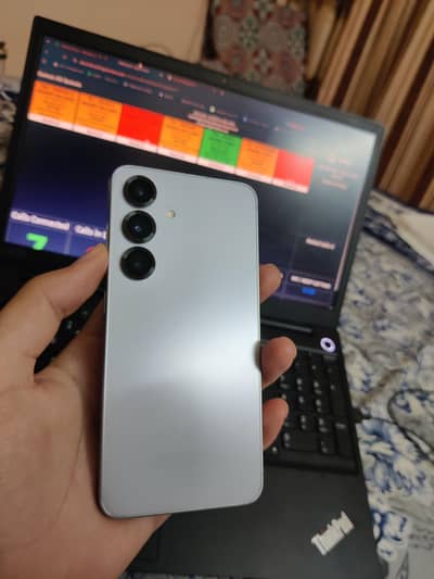 Samsung S25 Complete box 10/10 NON PTA (not carrier locked)