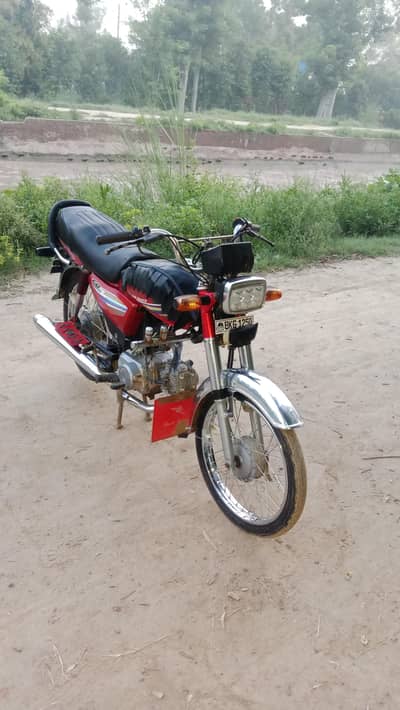 Honda cd 70. . . 2014. . . contect number 03017069620