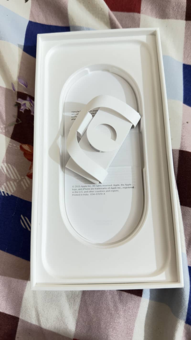 Apple iPhone 17 Pro Max 10
