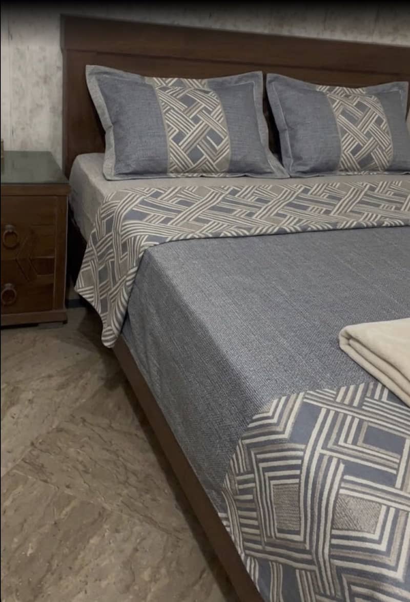 Bed set without mattres 0