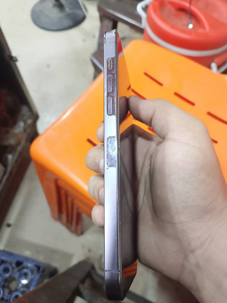Apple iPhone 14 Pro Max 3