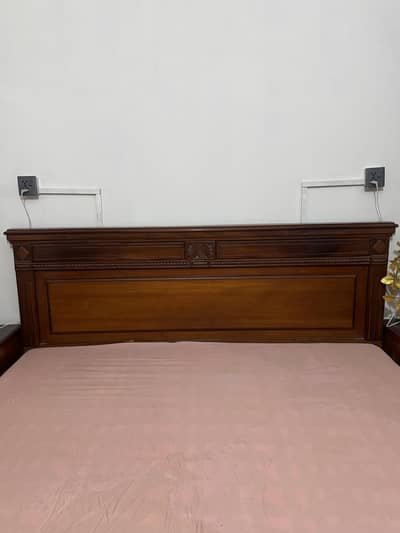 sheesham wood bed with side tables and dressing table
