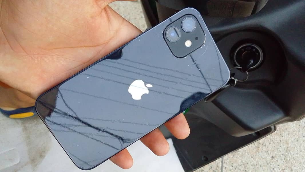 Apple iPhone 12 1