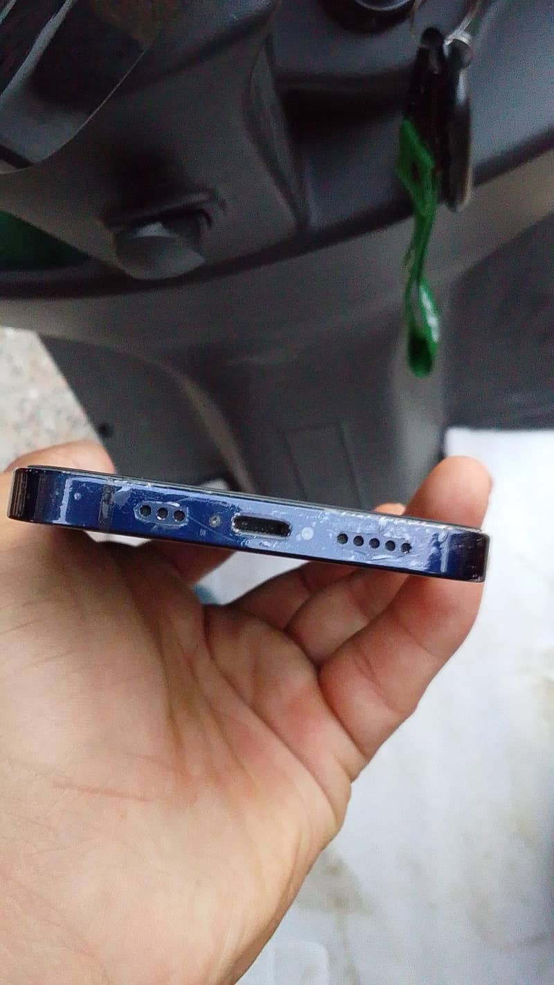 Apple iPhone 12 2