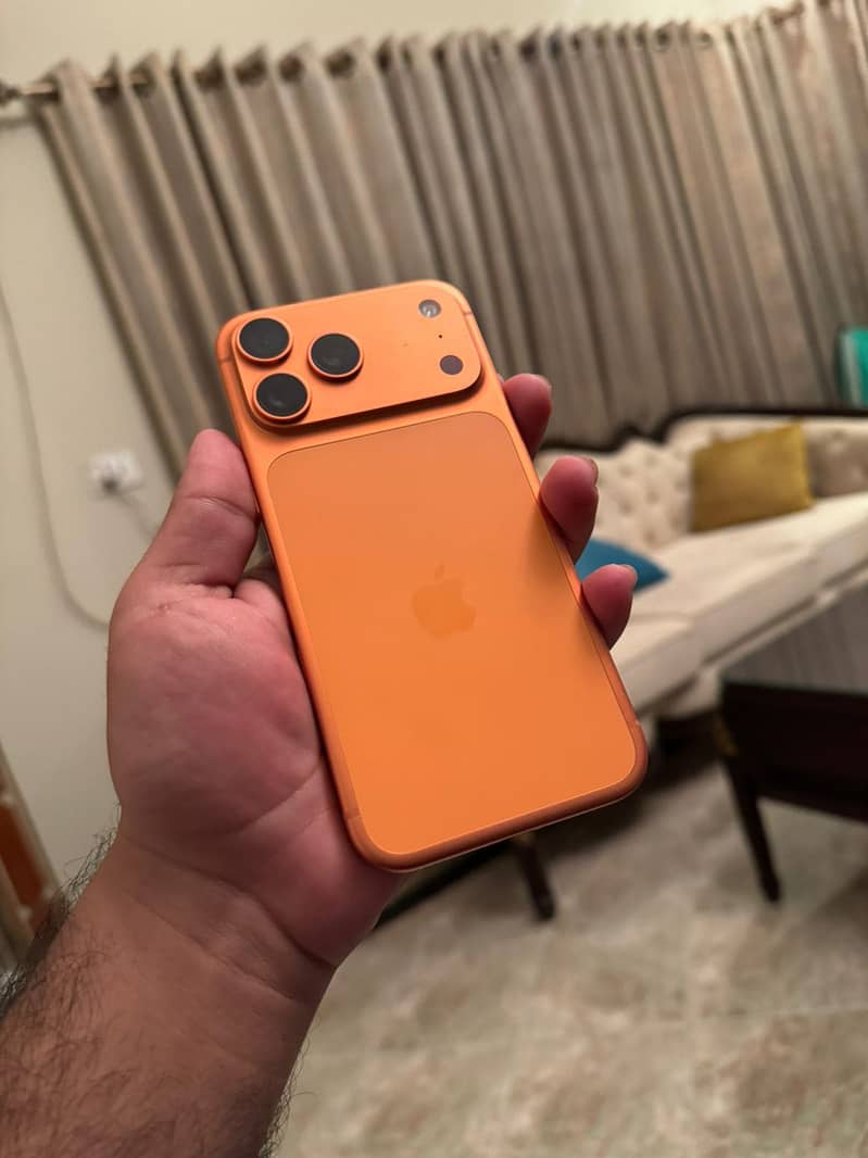 Apple iPhone 17 Pro Max 1