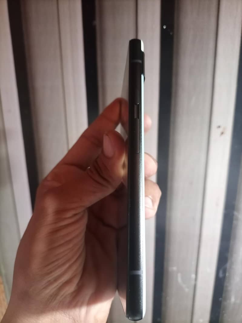 Google Pixel 6a 1