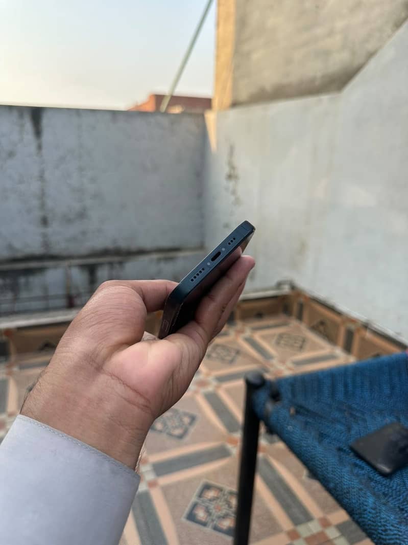 Apple iPhone 14 2