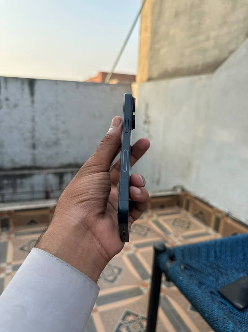 Apple iPhone 14 4
