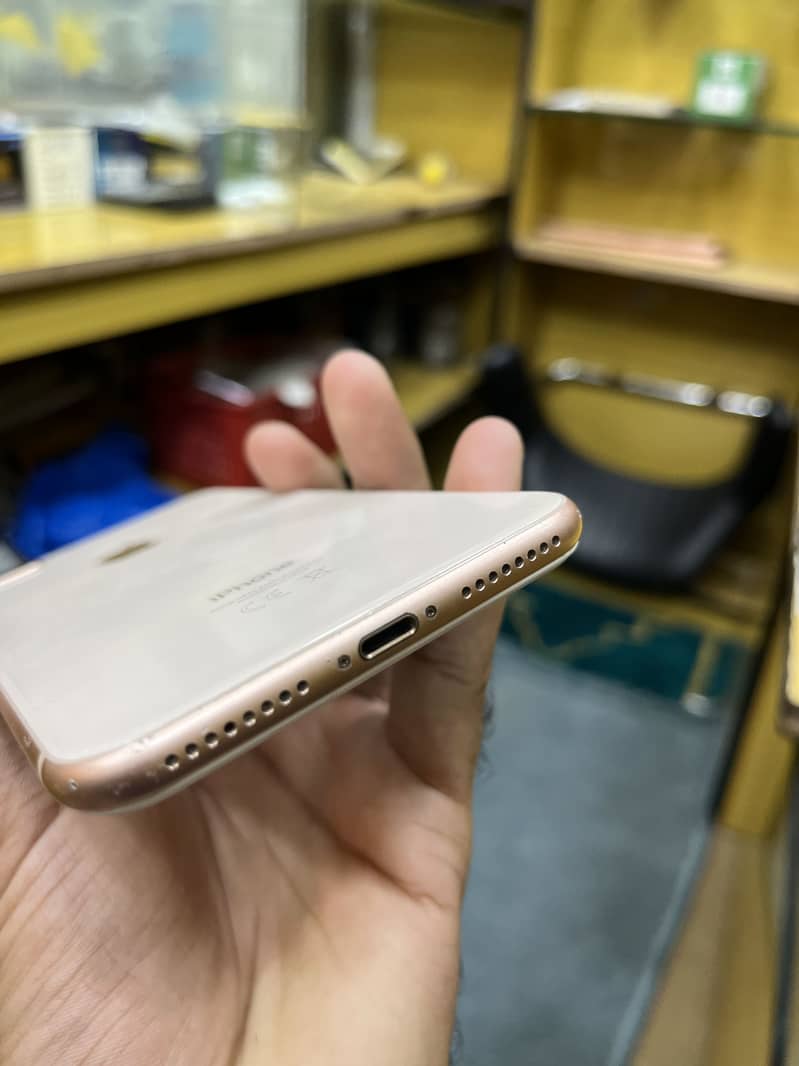 Apple iPhone 8 Plus 2