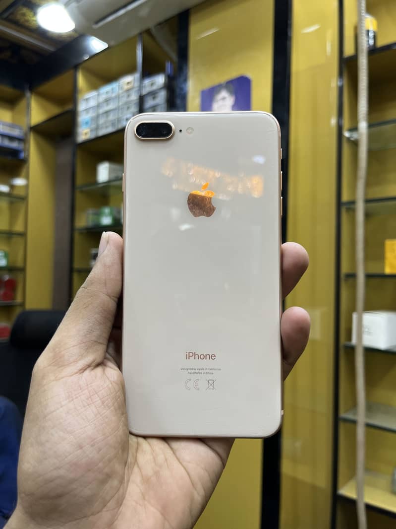 Apple iPhone 8 Plus 3
