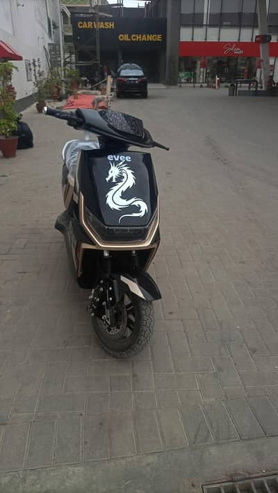 evee gen z for sale in karachi brand new condition  10/10