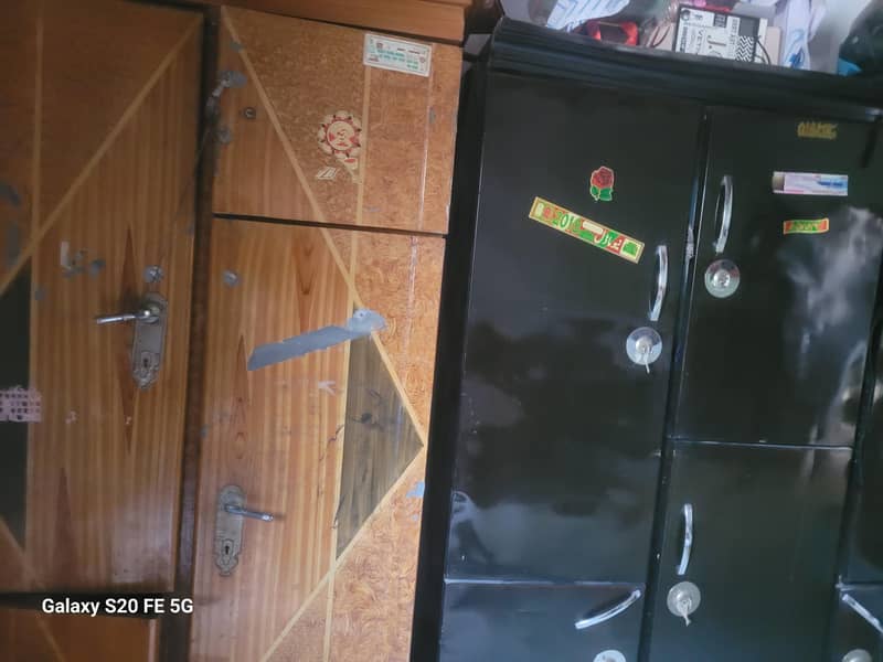 Almari Good condition 0