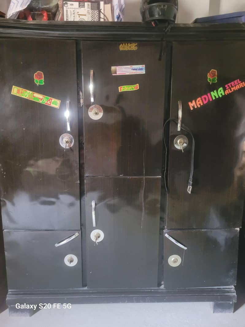 Almari Good condition 1