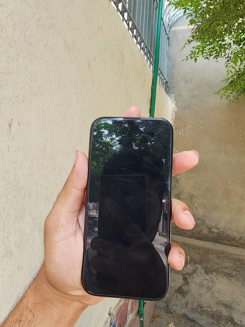Apple iPhone 15 Pro 1