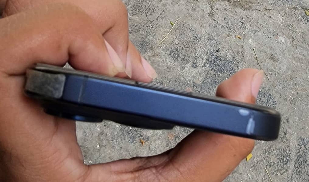 Apple iPhone 15 Pro 3