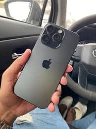 Apple iPhone 16 Pro 1