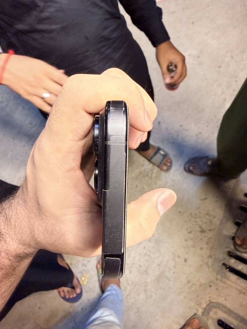 Apple iPhone 16 Pro 5