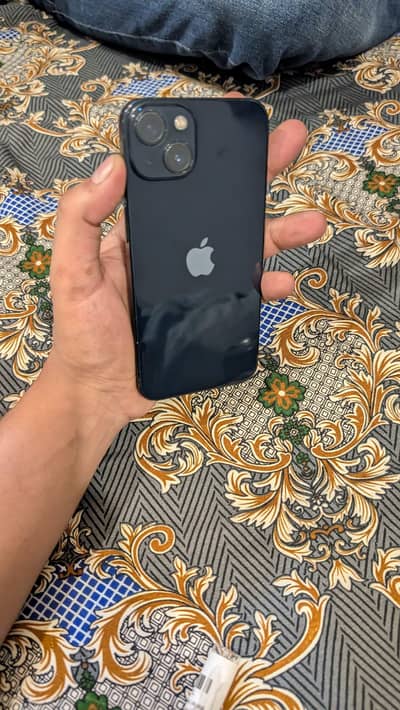 Apple iPhone 13