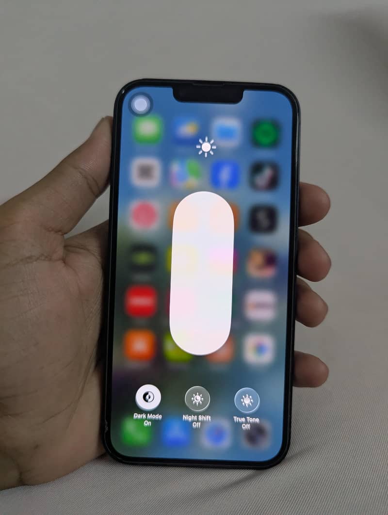Apple iPhone 14 3